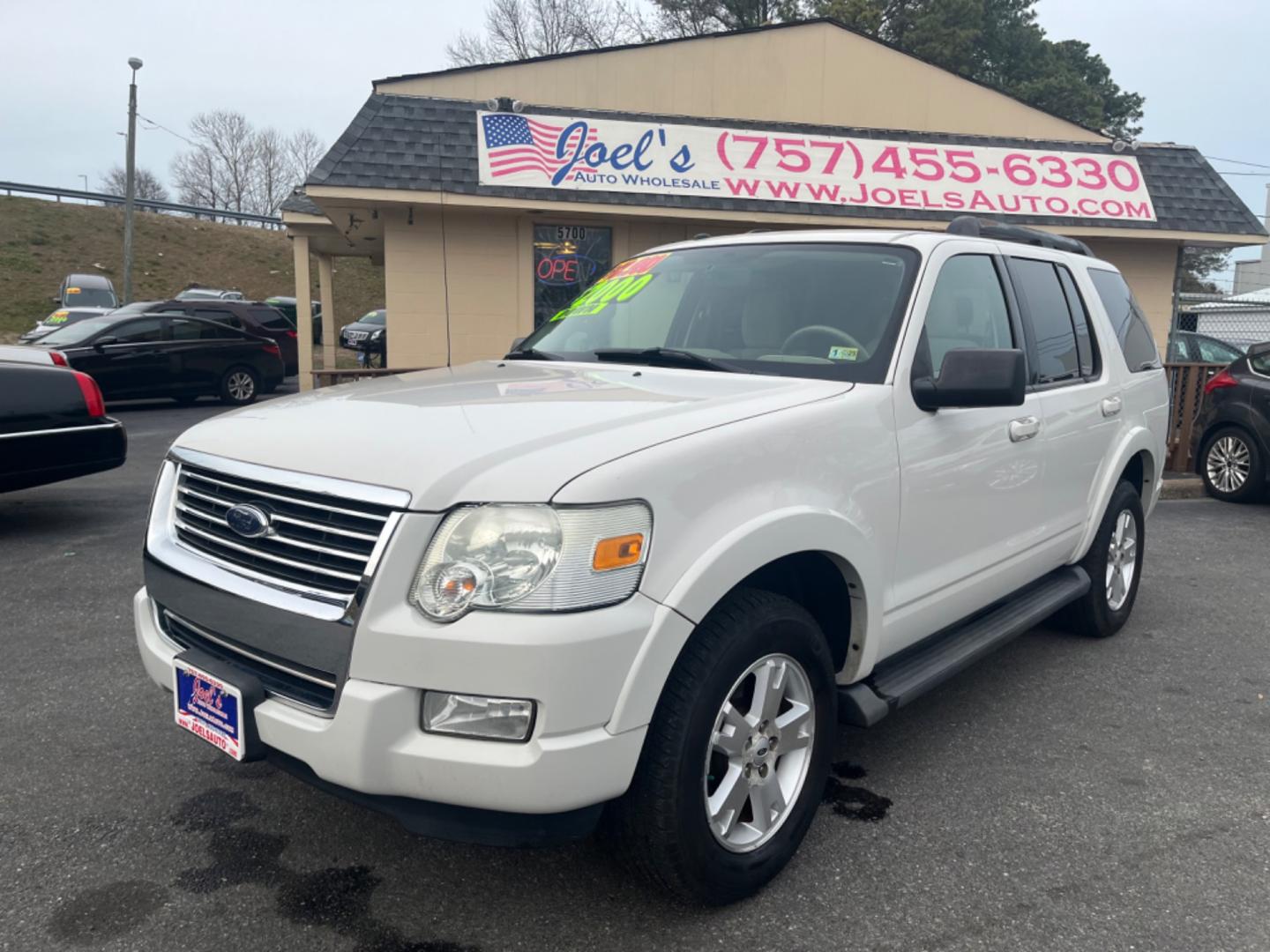 2009 WHITE Ford Explorer (1FMEU73E79U) with an 4.0 V6 engine, Automatic transmission, located at 5700 Curlew Drive, Norfolk, VA, 23502, (757) 455-6330, 36.841885, -76.209412 - Photo#8